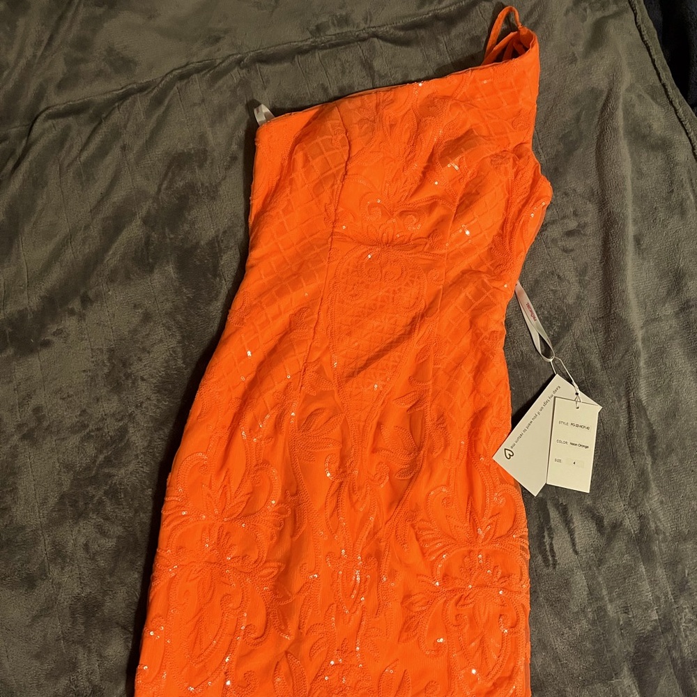 NWT! Event dress! Great for Hoco or Prom! Sz 4. Beautiful Orange color